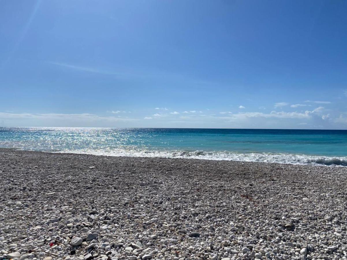 Beachfront Apartment, Quiet 4 Beds, 1 Bath, Ac, Wi-Fi, Hot Water, In Paraiso Near Los Patos Kültér fotó
