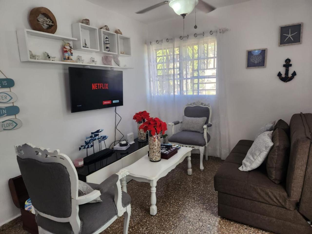Beachfront Apartment, Quiet 4 Beds, 1 Bath, Ac, Wi-Fi, Hot Water, In Paraiso Near Los Patos Kültér fotó